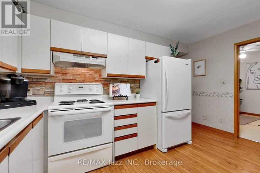 4 - 234 Water Street — photo 9 of 40