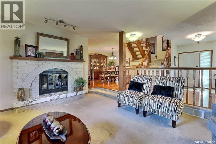 338 Avon DRIVE — photo 9 of 40