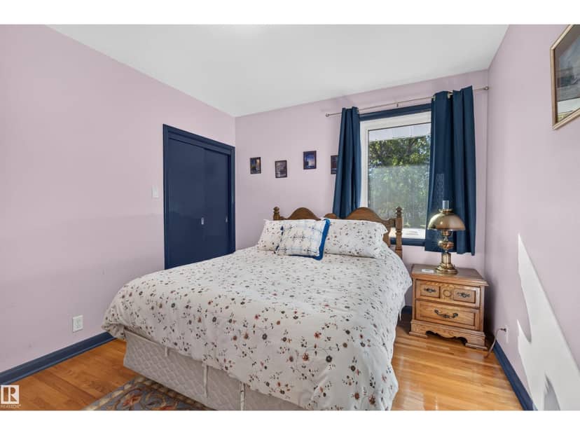 5404 52 AV — photo 17 of 40