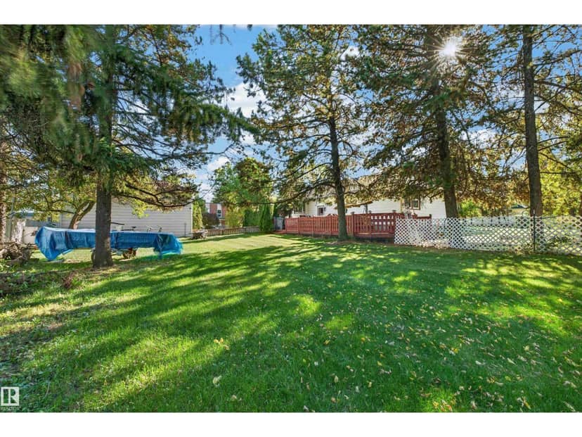 5404 52 AV — photo 37 of 40