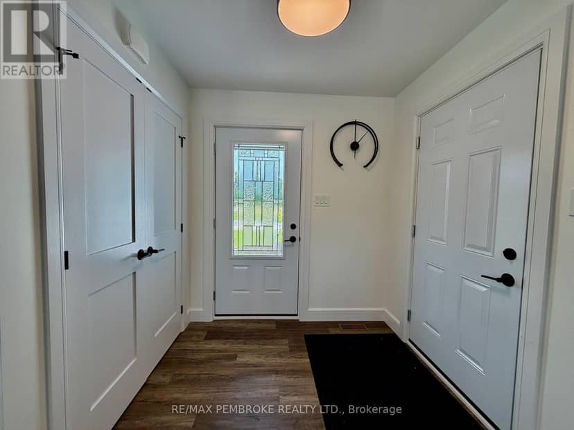 19 Eddy Crescent — photo 4 of 27