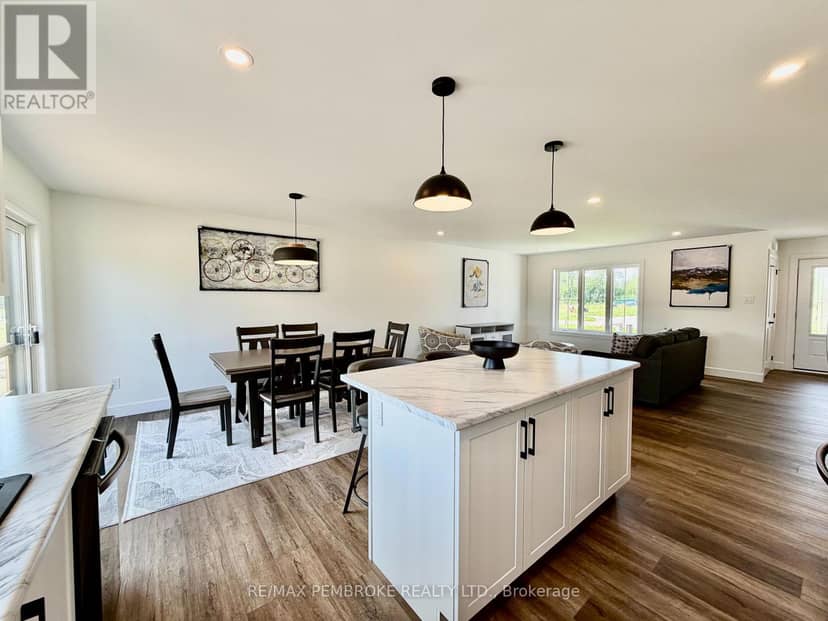 19 Eddy Crescent — photo 7 of 27
