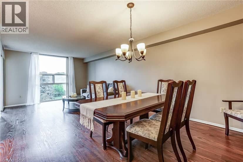 40 HARDING Boulevard Unit# 603, York, photo 8