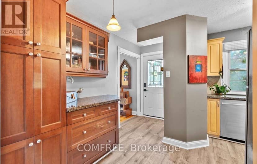 421 Greenwood Avenue — photo 9 of 21