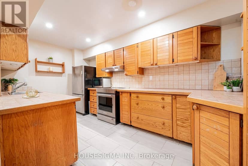 43 Sweetland Avenue — photo 12 of 40