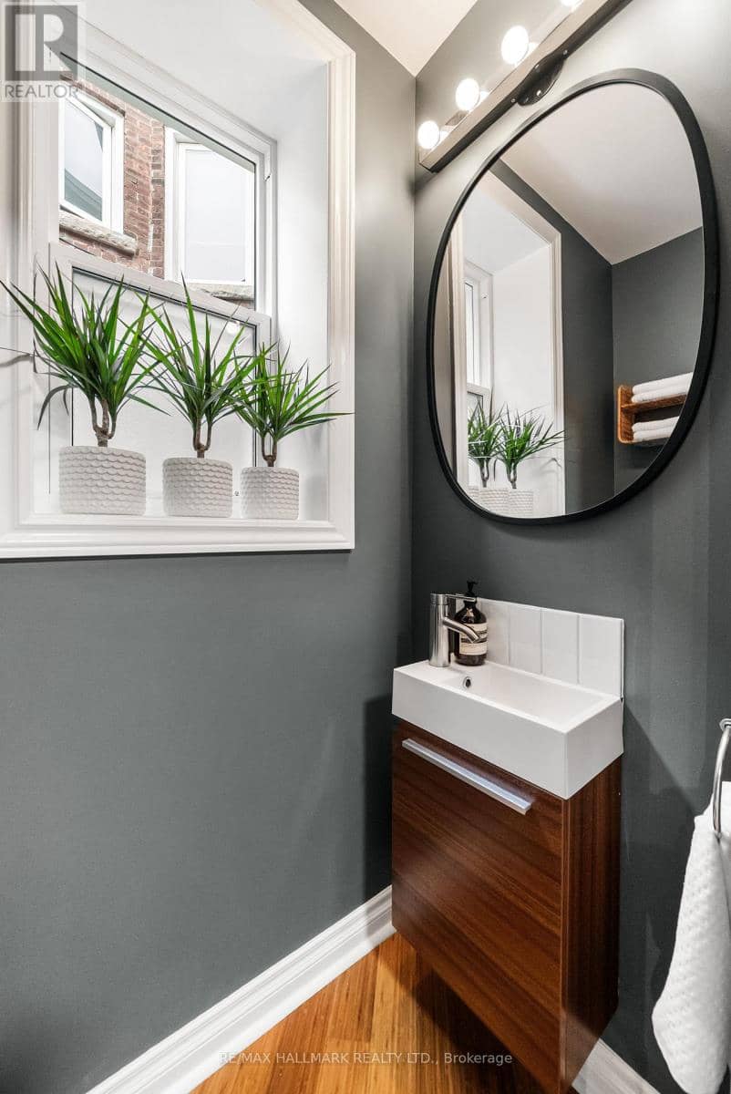 628 Ossington Avenue — photo 16 of 40