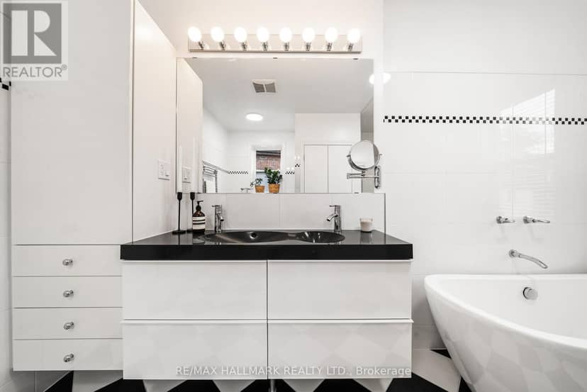 628 Ossington Avenue — photo 22 of 40