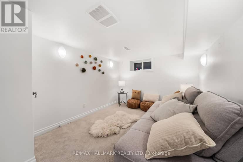 628 Ossington Avenue — photo 29 of 40