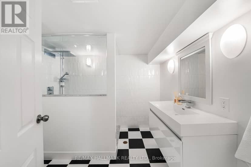 628 Ossington Avenue — photo 31 of 40