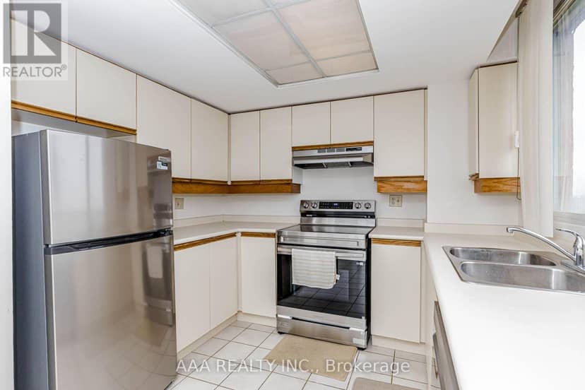 2101 - 5 Concorde Place — photo 18 of 40