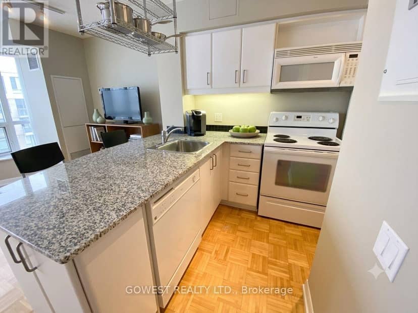 1009 - 33 Sheppard Avenue E — photo 7 of 12