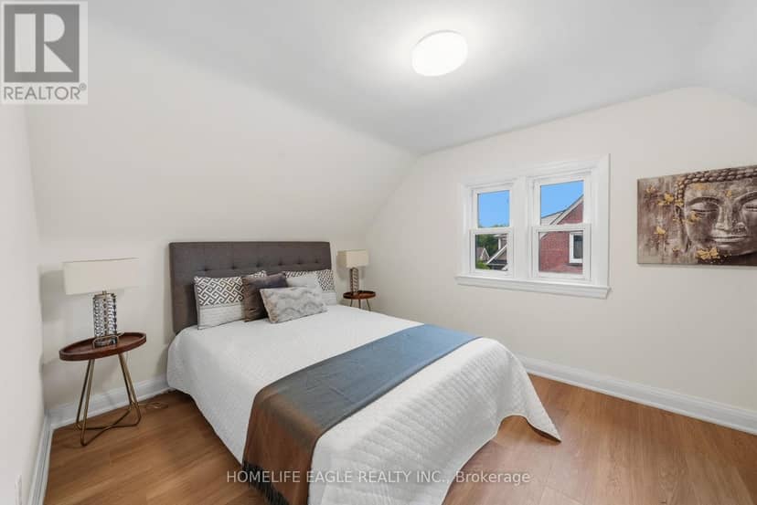 82 Scarborough Heights Boulevard — photo 10 of 25