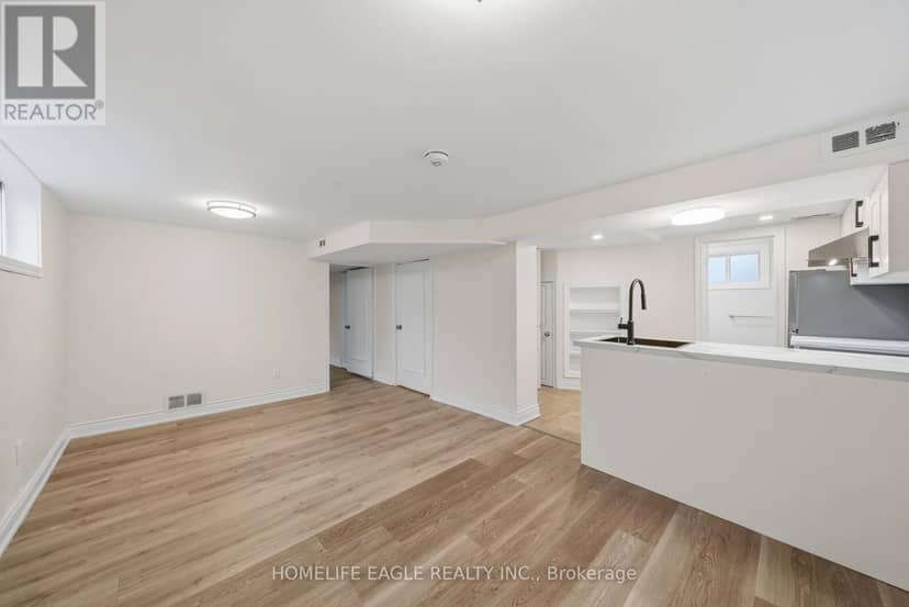 82 Scarborough Heights Boulevard — photo 16 of 25