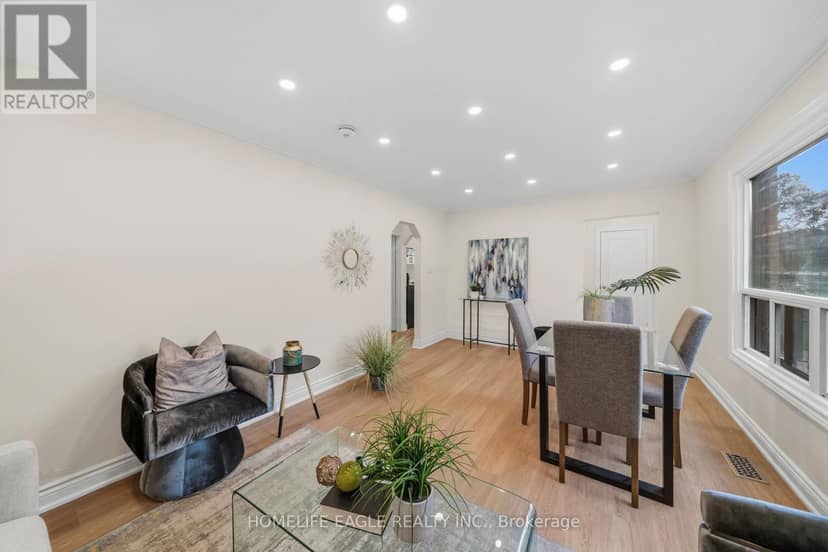 82 Scarborough Heights Boulevard, Toronto, photo 2