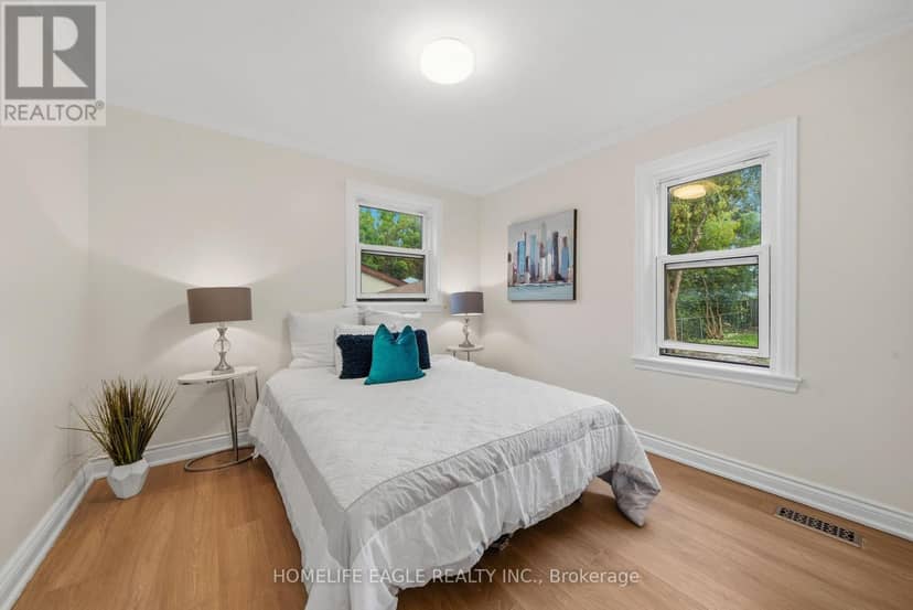 82 Scarborough Heights Boulevard, Toronto, photo 8