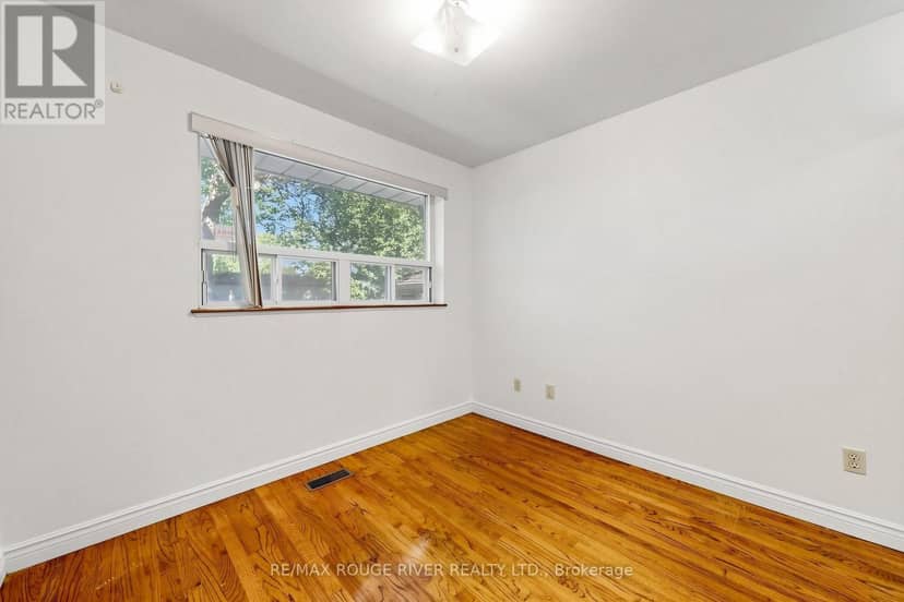38 Lombardy Crescent — photo 18 of 40