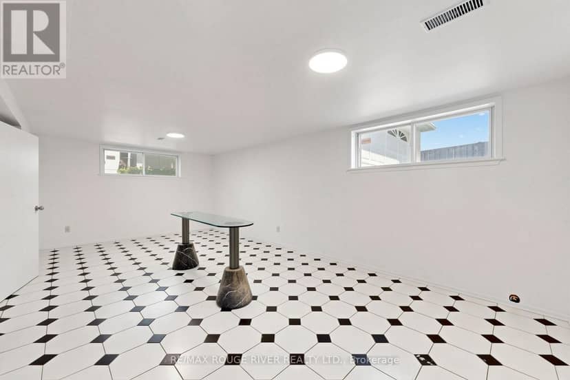 38 Lombardy Crescent — photo 29 of 40