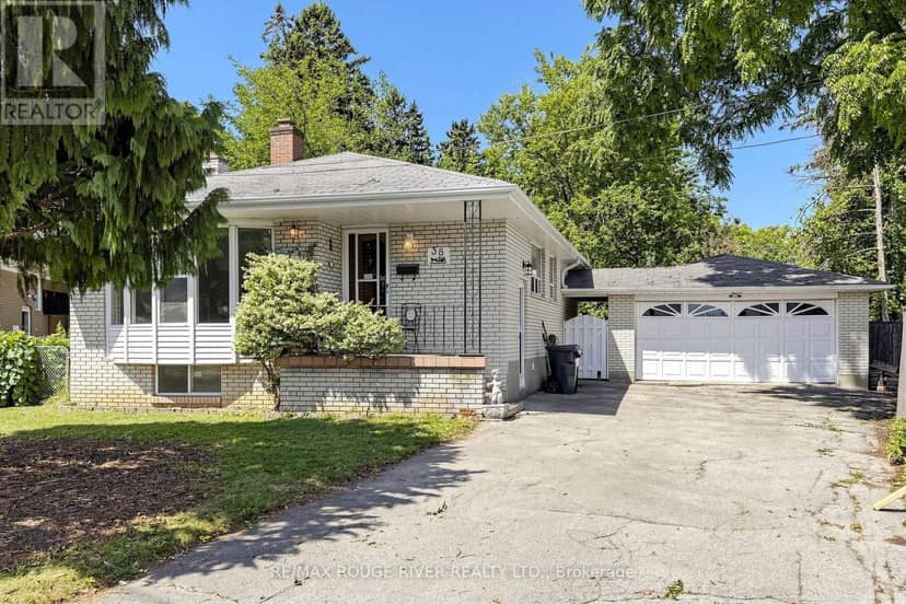 38 Lombardy Crescent, Toronto, photo 3