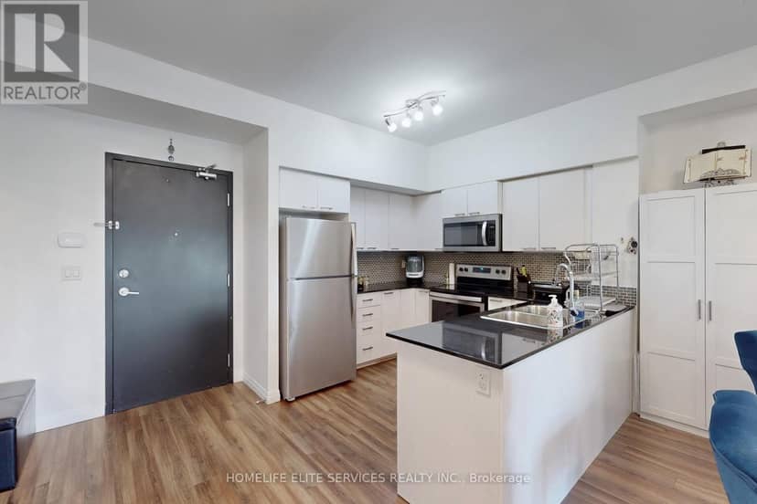 210 - 2152 Lawrence Avenue E — photo 14 of 40