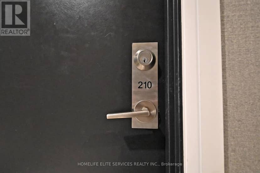 210 - 2152 Lawrence Avenue E — photo 32 of 40