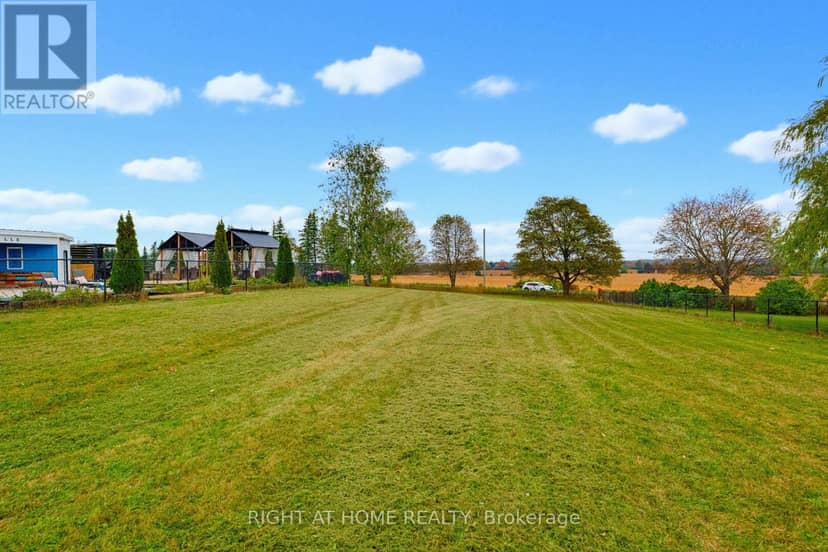 31 Uxbridge Heights Drive — photo 38 of 40