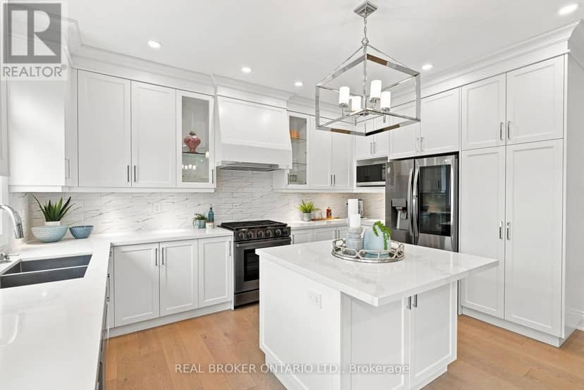 24 Cemetery Road, Uxbridge, photo 4
