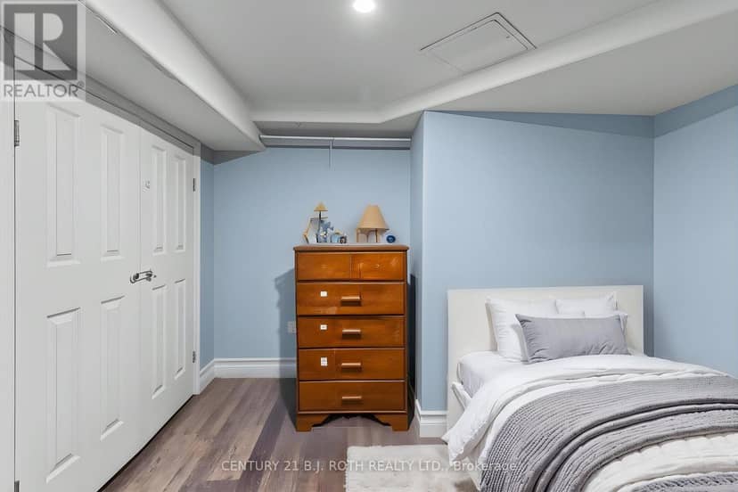 323 Crawford Street — photo 13 of 23