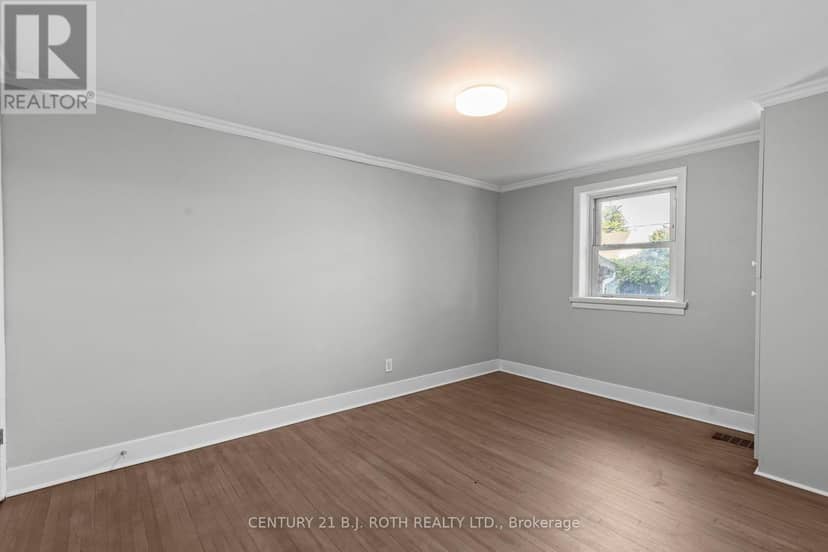 323 Crawford Street — photo 7 of 23