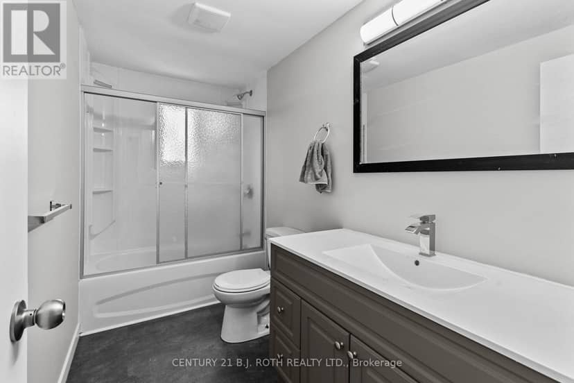 323 Crawford Street — photo 8 of 23