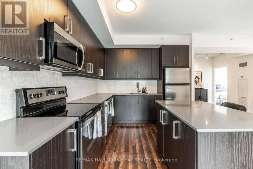 204 - 5101 Dundas Street W — photo 11 of 34
