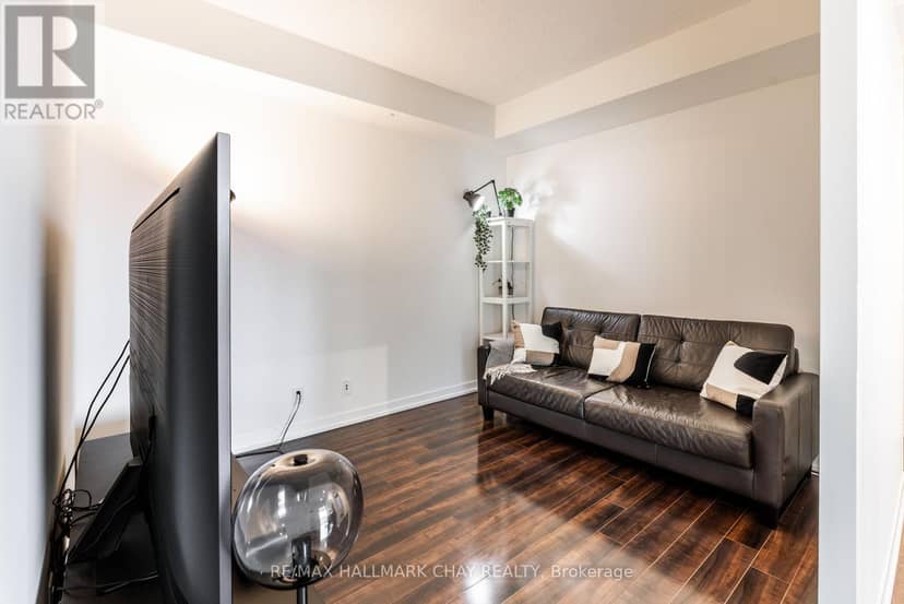 204 - 5101 Dundas Street W — photo 19 of 34