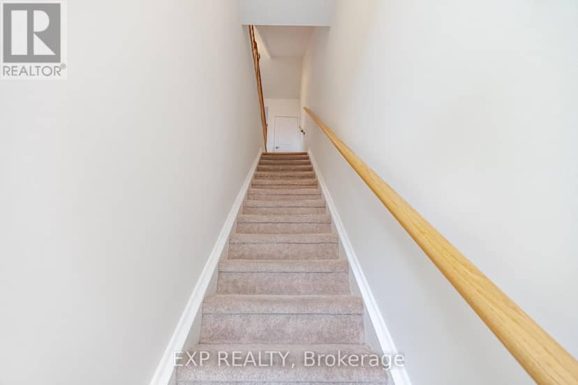 66 - 60 Winston Park Boulevard — photo 4 of 36