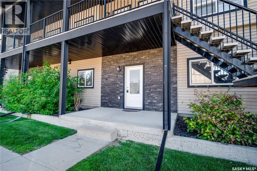 204 3818 Dewdney AVENUE E — photo 1 of 32