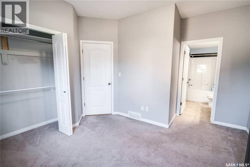 204 3818 Dewdney AVENUE E — photo 18 of 32