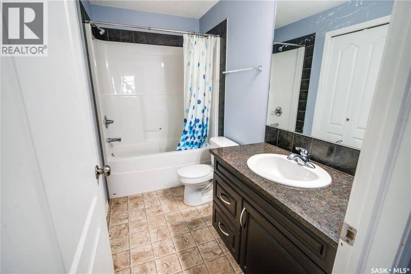 204 3818 Dewdney AVENUE E — photo 19 of 32