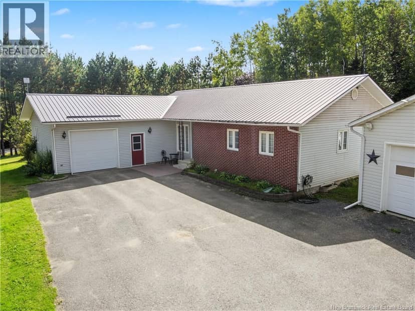 3 Maple Street, Lower Woodstock, photo 2