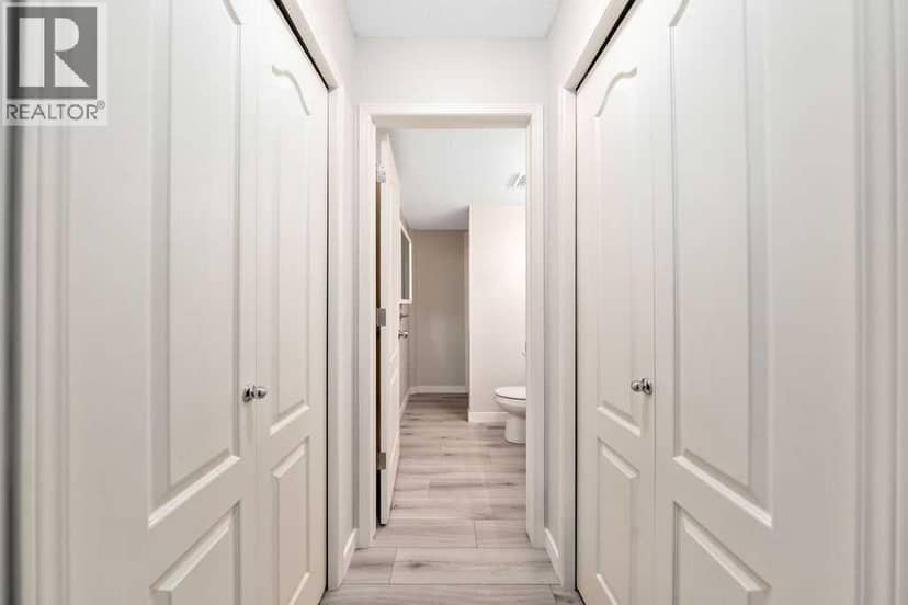 109, 20 Sierra Morena Mews SW — photo 18 of 30