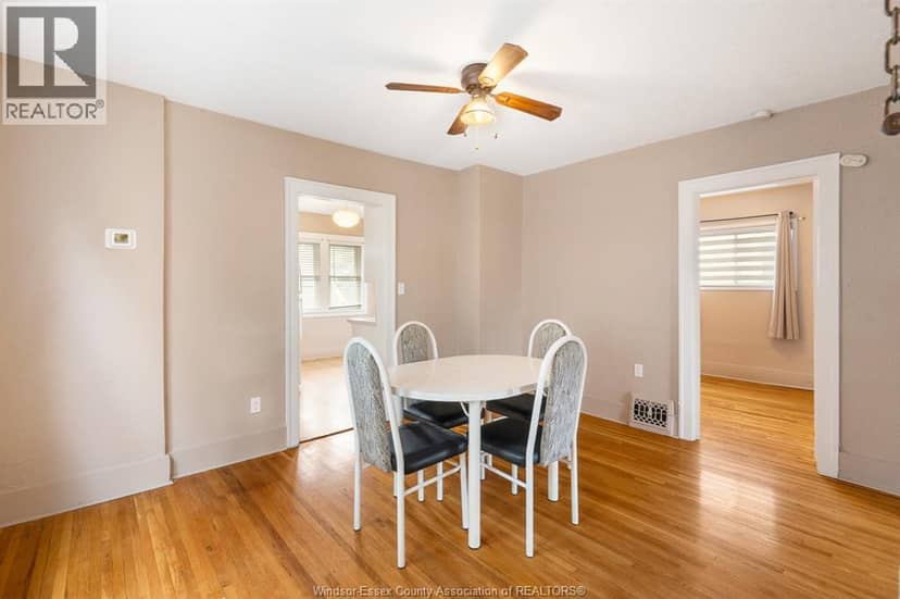 2279 Lillian AVENUE — photo 4 of 40