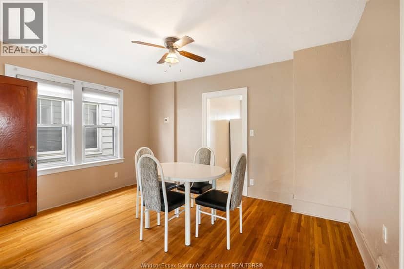 2279 Lillian AVENUE — photo 5 of 40