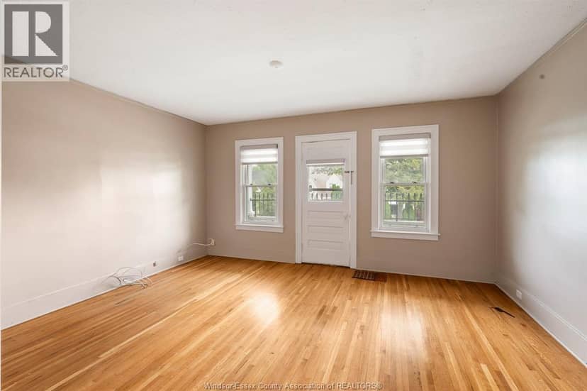 2279 Lillian AVENUE — photo 8 of 40