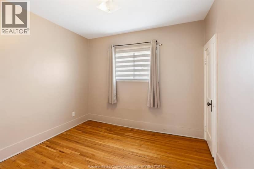 2279 Lillian AVENUE — photo 9 of 40