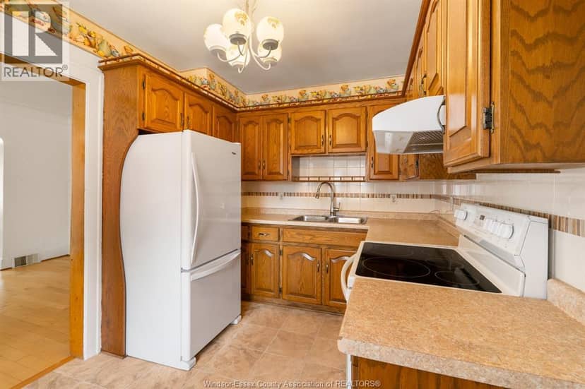 2279 Lillian AVENUE — photo 34 of 40