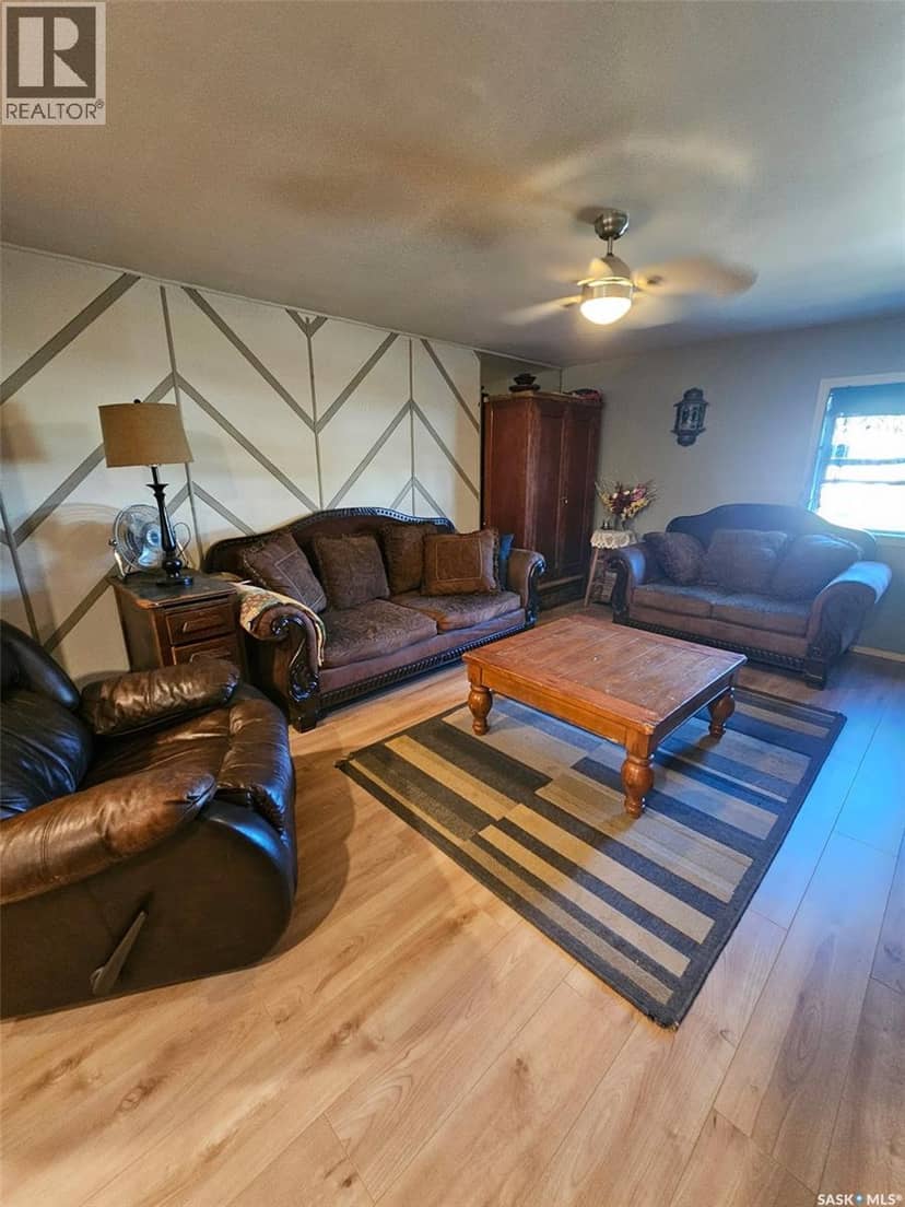 C2 1455 9th AVENUE NE — photo 17 of 28