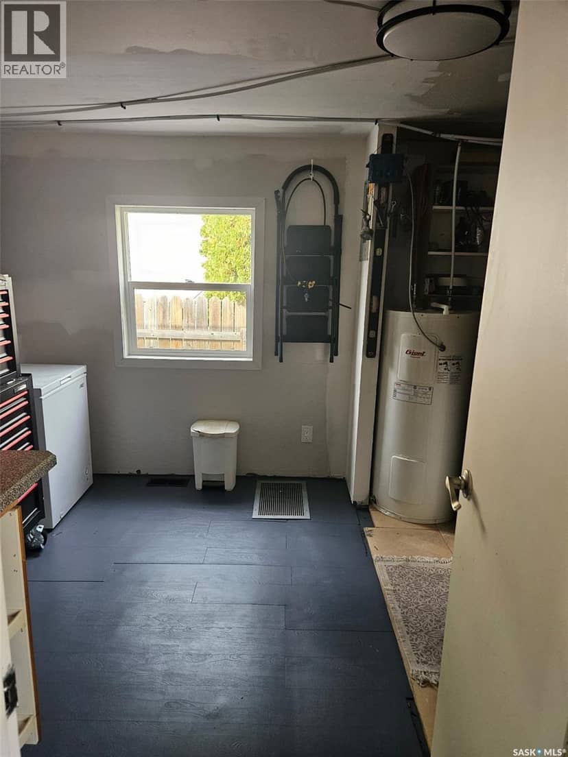C2 1455 9th AVENUE NE — photo 24 of 28