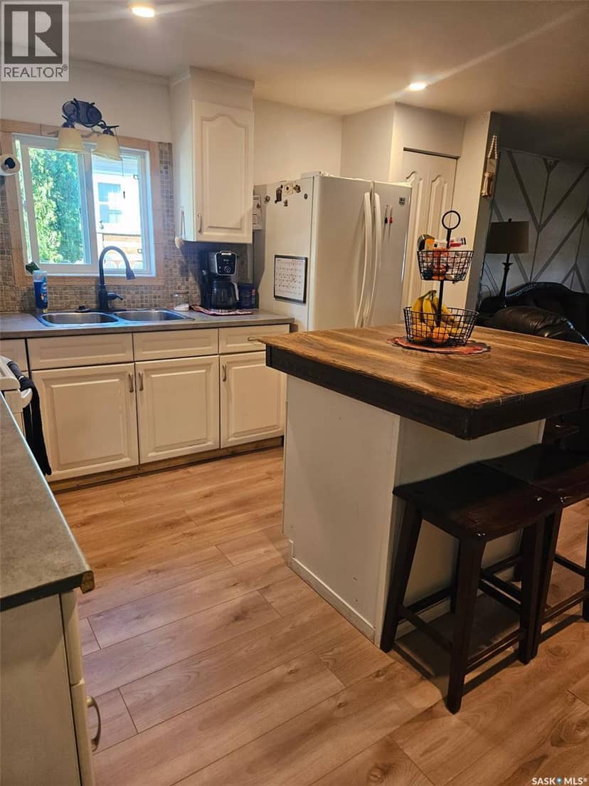 C2 1455 9th AVENUE NE — photo 19 of 28