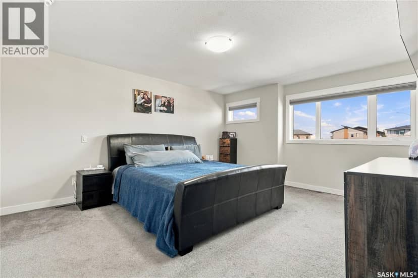 310 Burgess CRESCENT — photo 24 of 40