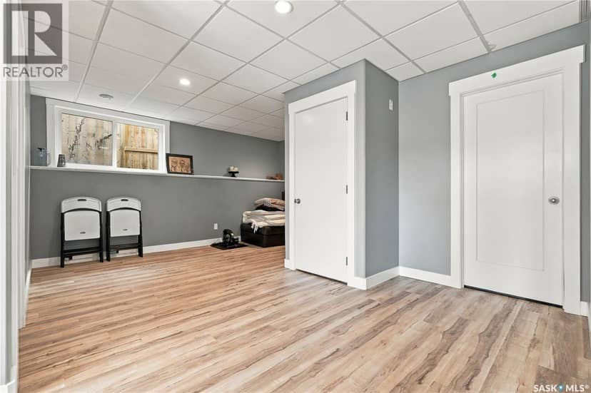 310 Burgess CRESCENT — photo 38 of 40