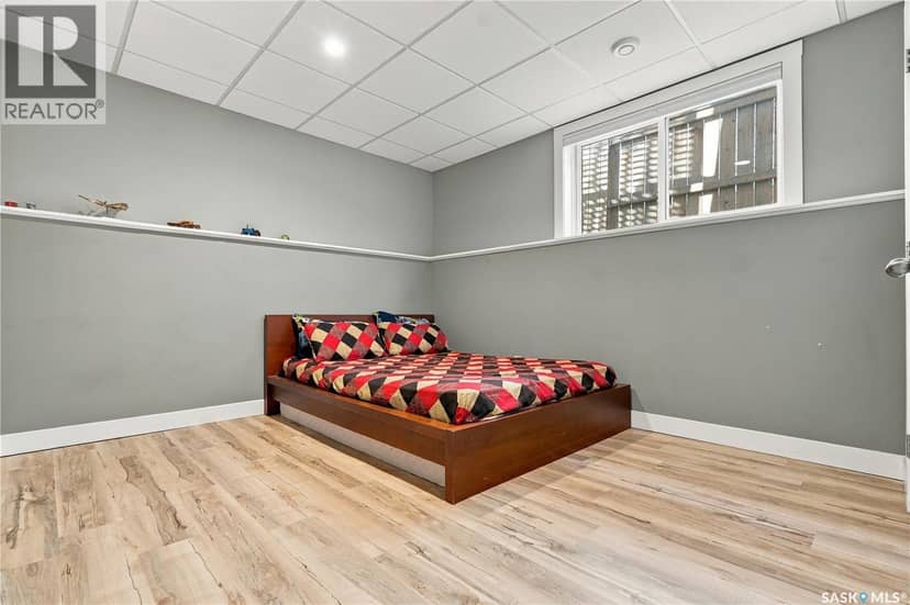 310 Burgess CRESCENT — photo 36 of 40