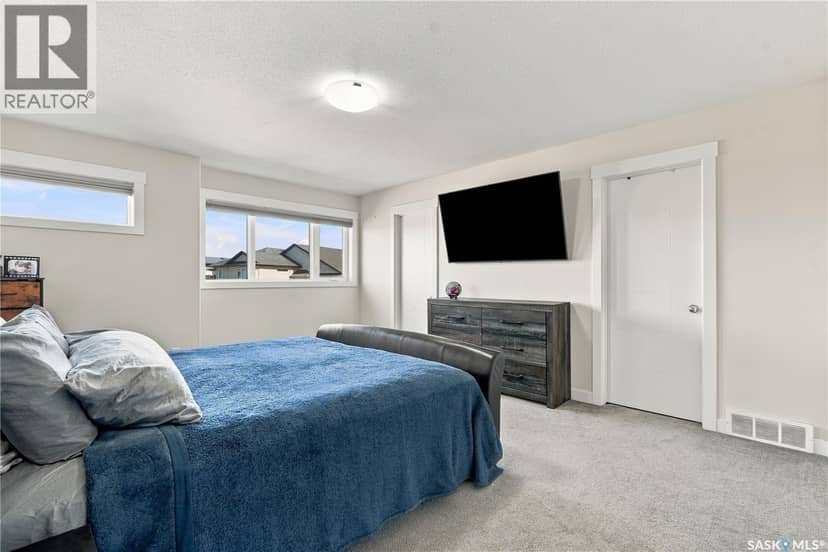 310 Burgess CRESCENT — photo 23 of 40