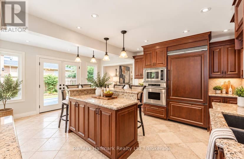 500 Blenheim Crescent — photo 14 of 37